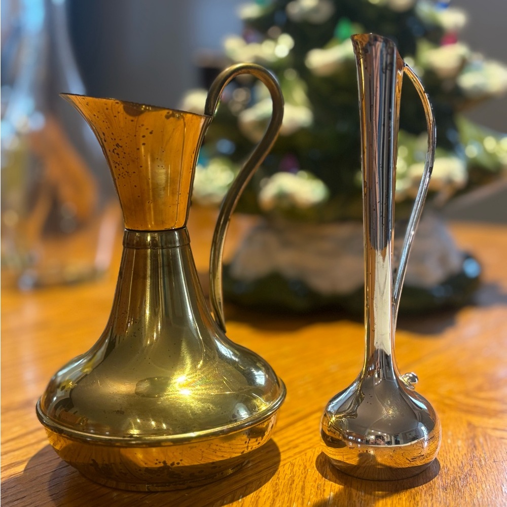 Married Set of 2 Gold- and Silver-Tone Pitcher-Style Metal Vases - Picture 4 of 12